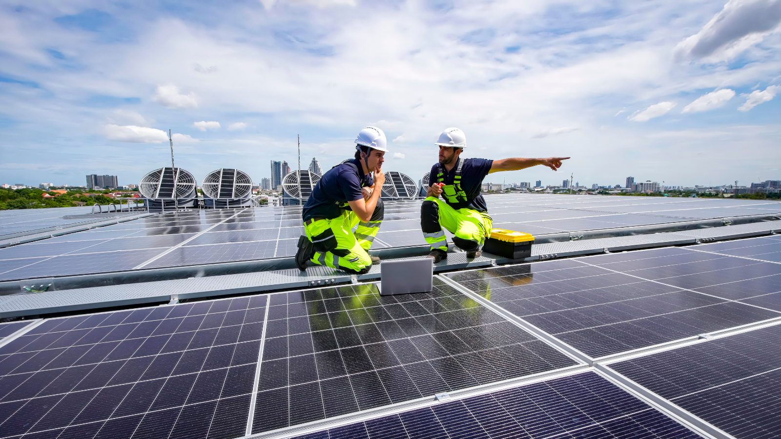 Is Rooftop Solar Enough for Your Industry or Should You Consider Ground-Mounted Solar?